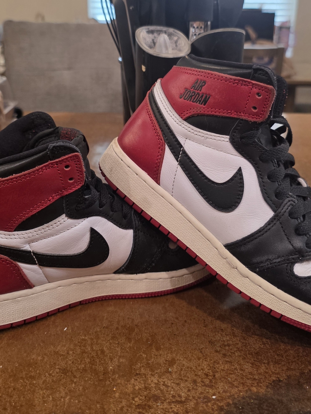 Jordan 1 Retro High OG - White/Black/Red